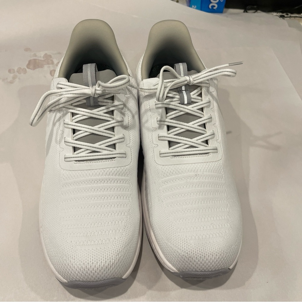Orthofeet Kita White Sneakers Men’s 10.5D , Wide Laced Walking Shoes